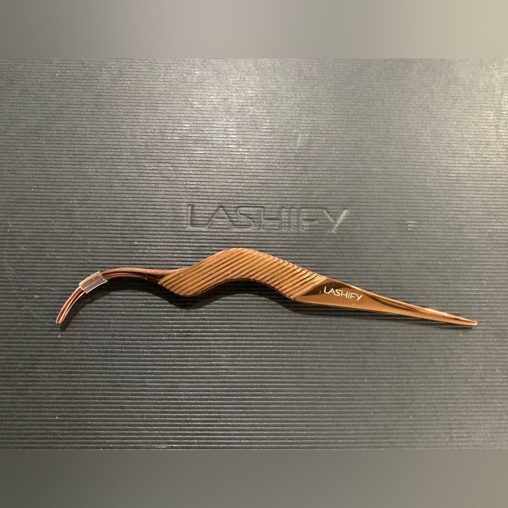 Excellent condition LASHIFY V2 Fuse Control Wand without box.